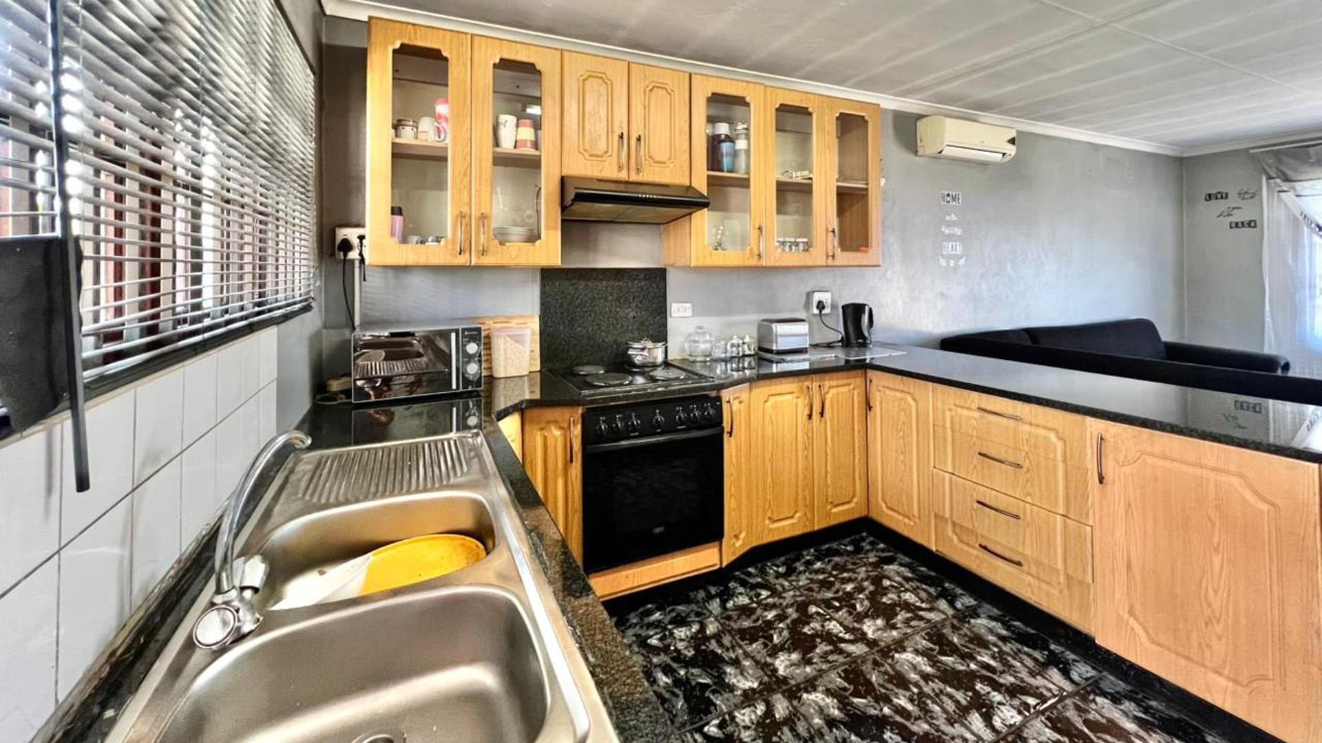 Kitchen - 15 square meters of property in Lincoln Meade