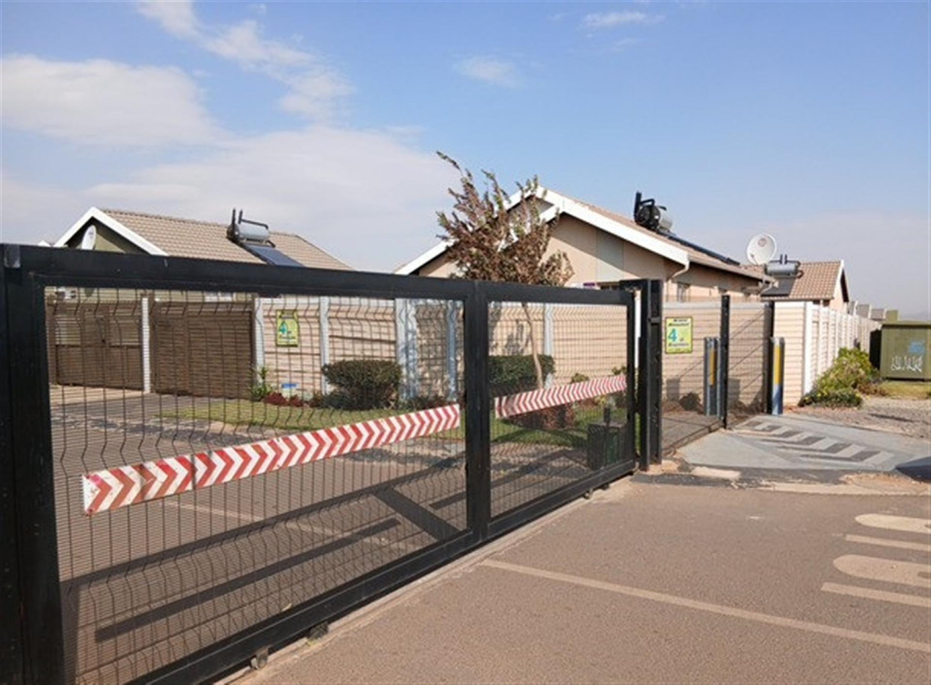 Front View of property in Palm Ridge
