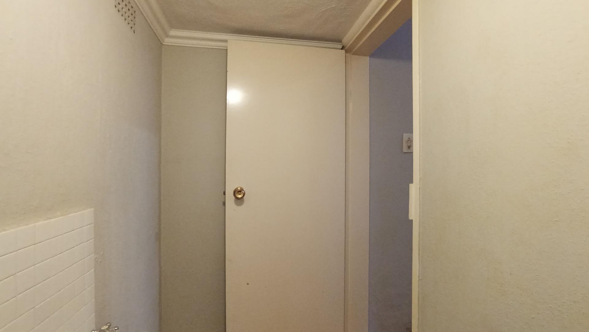 Guest Toilet - 3 square meters of property in Lyndhurst