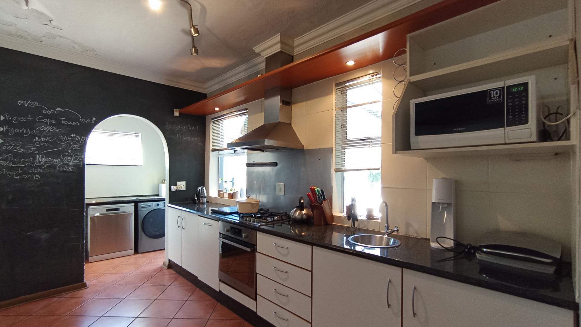 Kitchen - 30 square meters of property in Lyndhurst