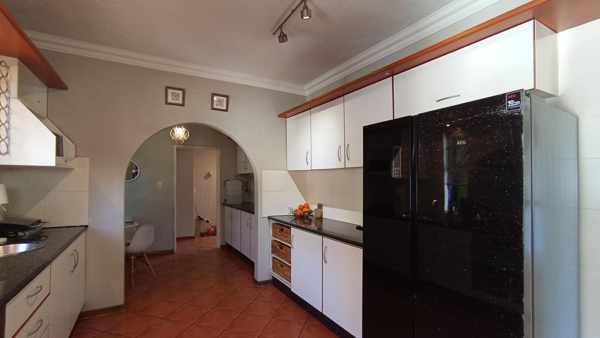 Kitchen - 30 square meters of property in Lyndhurst