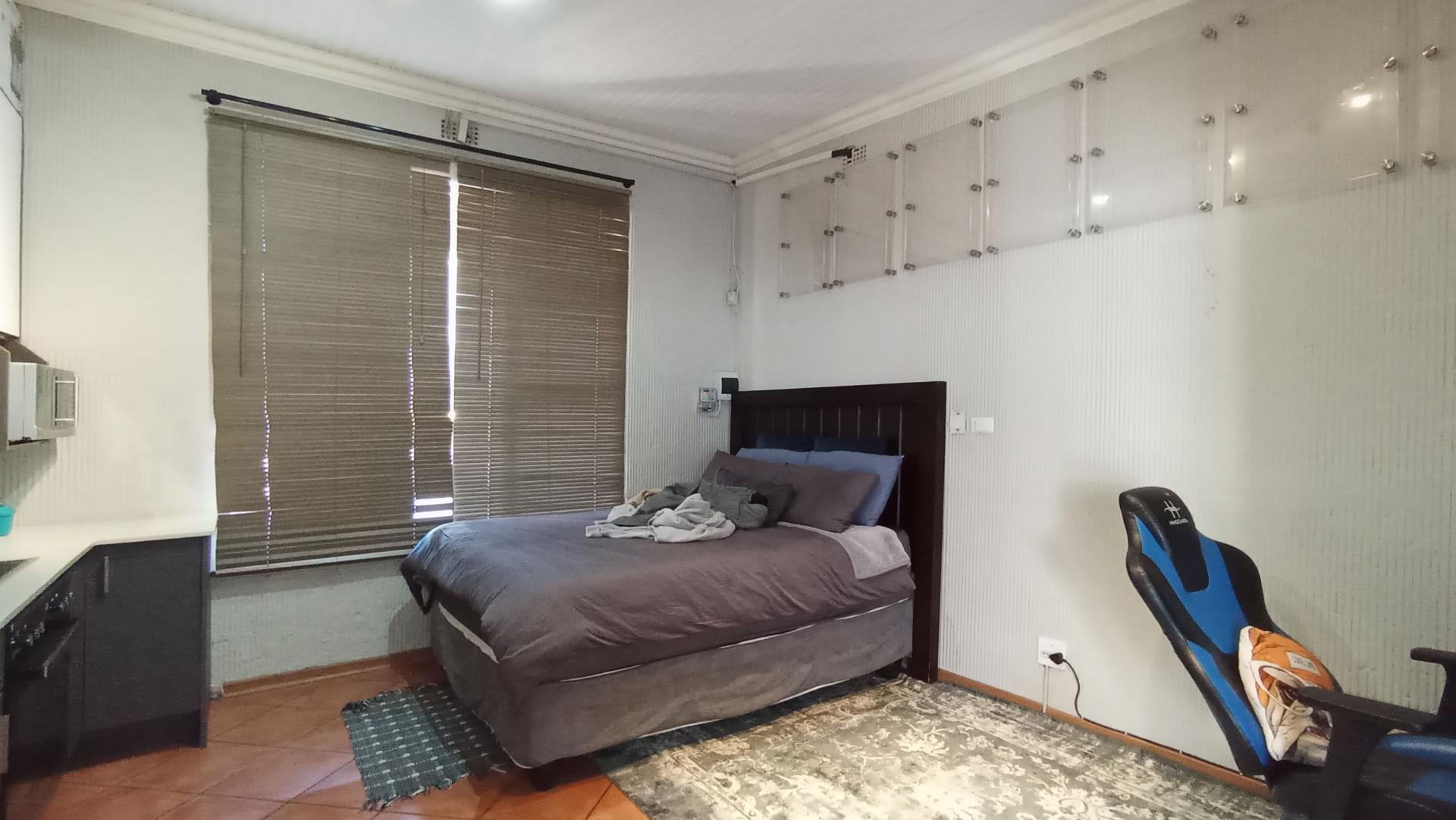 Bed Room 2 - 38 square meters of property in Lyndhurst
