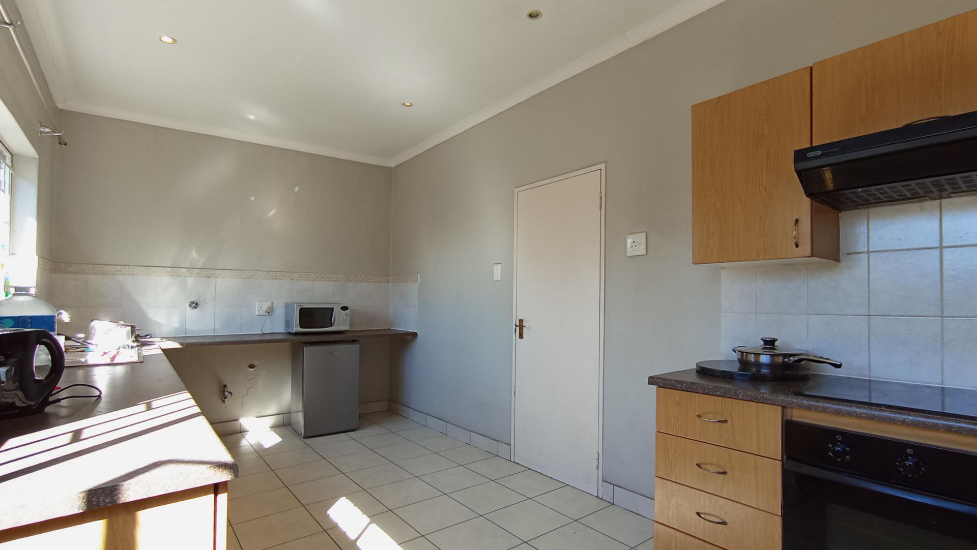 Kitchen - 30 square meters of property in Lyndhurst