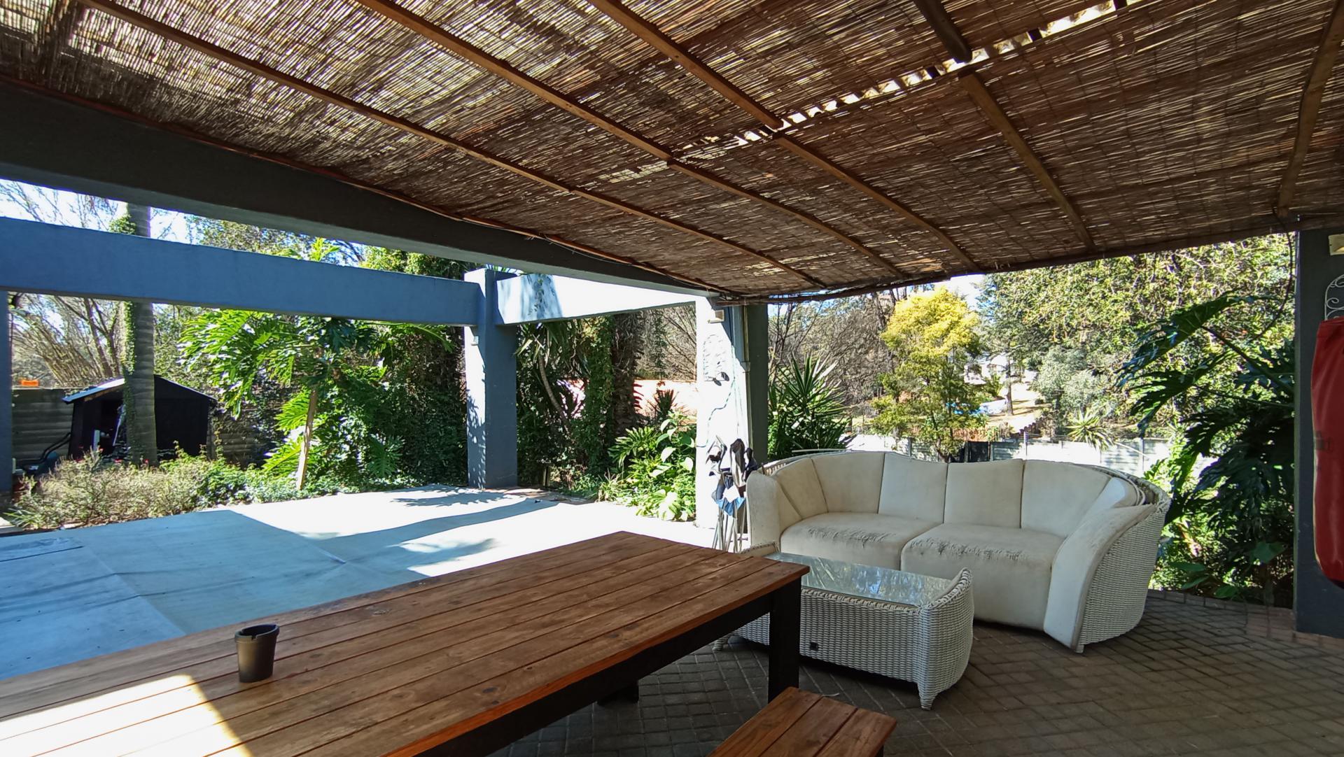 Patio - 67 square meters of property in Lyndhurst