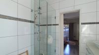 Main Bathroom - 7 square meters of property in Lyndhurst