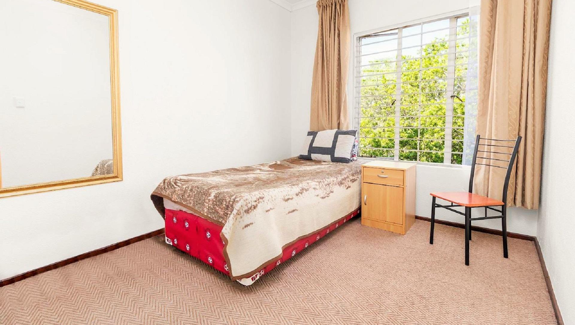 Bed Room 1 of property in Willowbrook