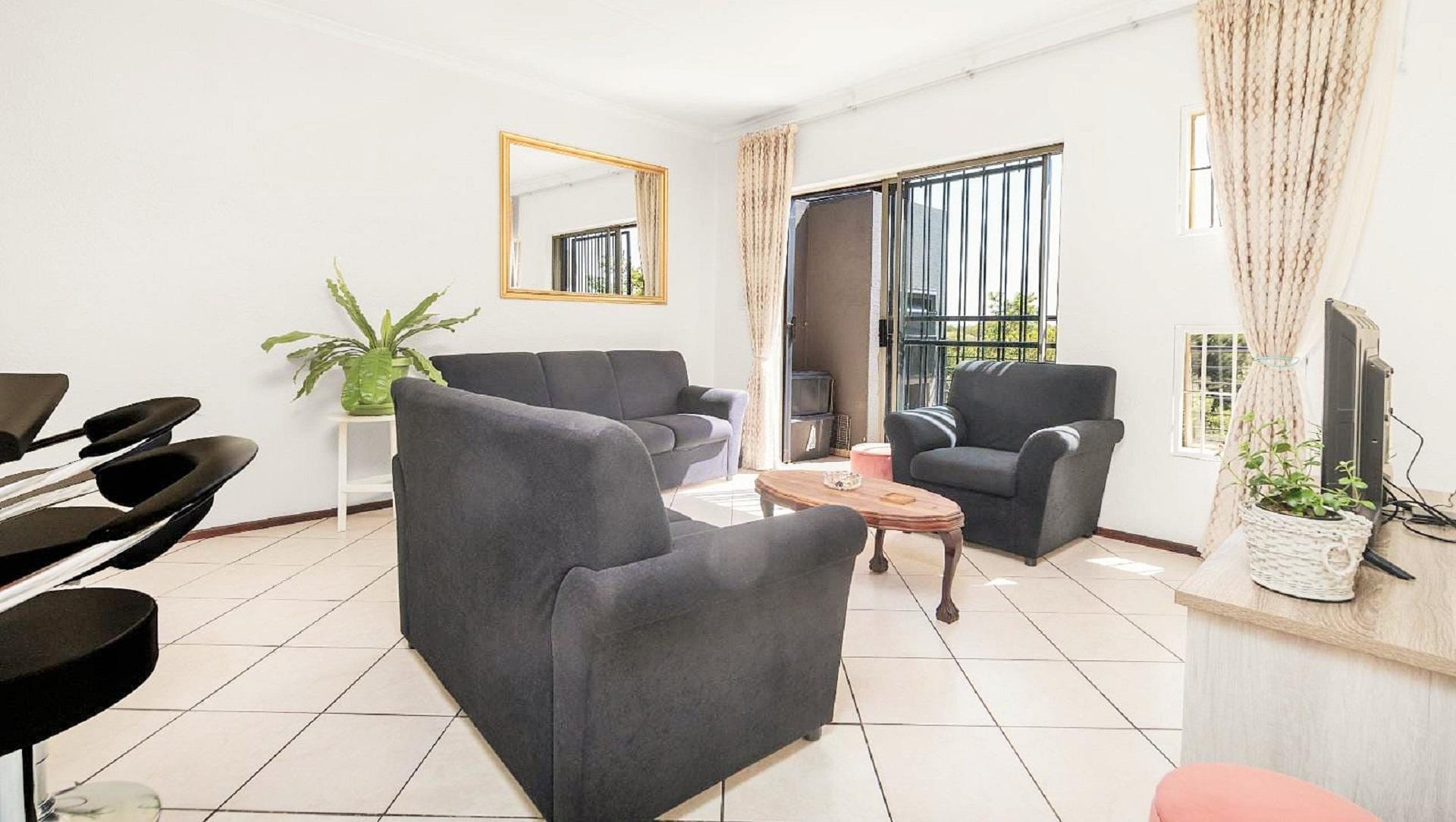 Lounges of property in Willowbrook