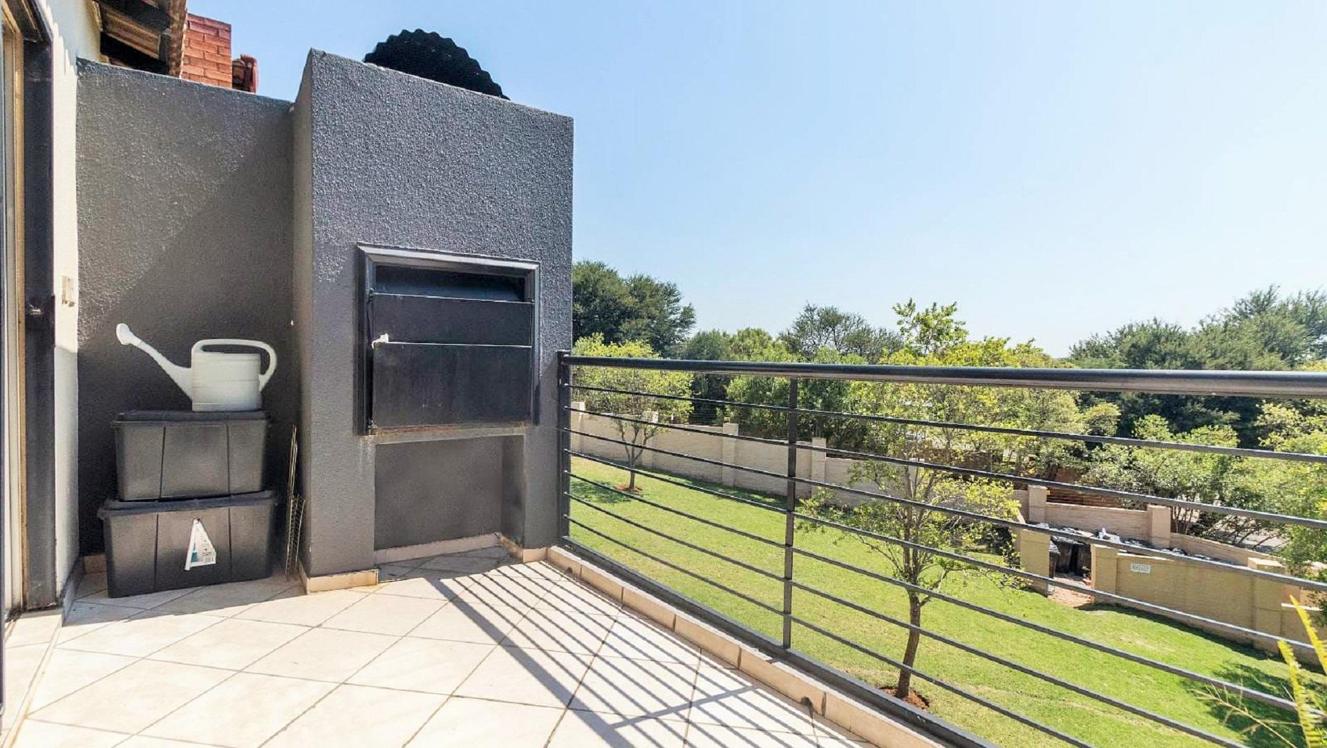 Balcony of property in Willowbrook