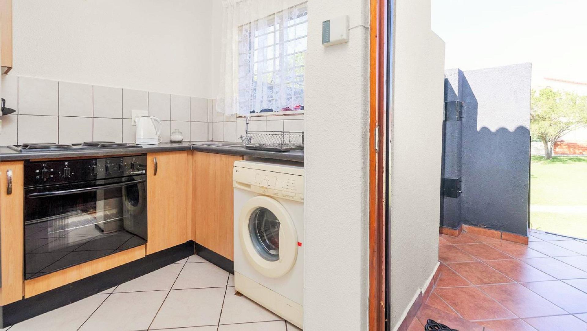 Kitchen of property in Willowbrook