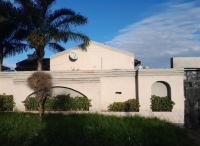 Front View of property in Unigray