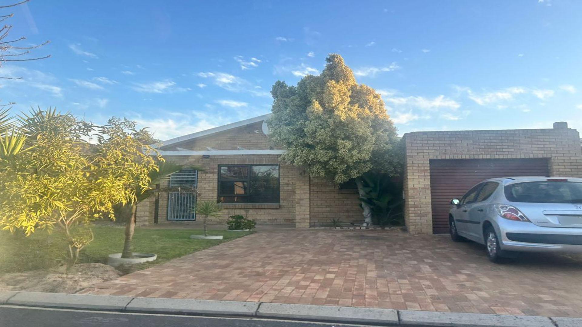 Front View of property in Kraaifontein