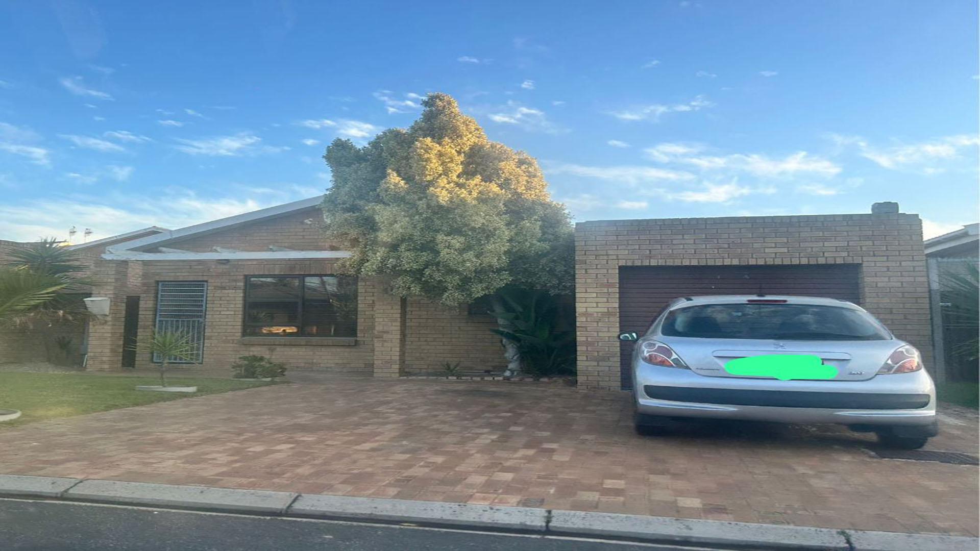 Front View of property in Kraaifontein