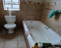 Bathroom 1 of property in Albertsdal