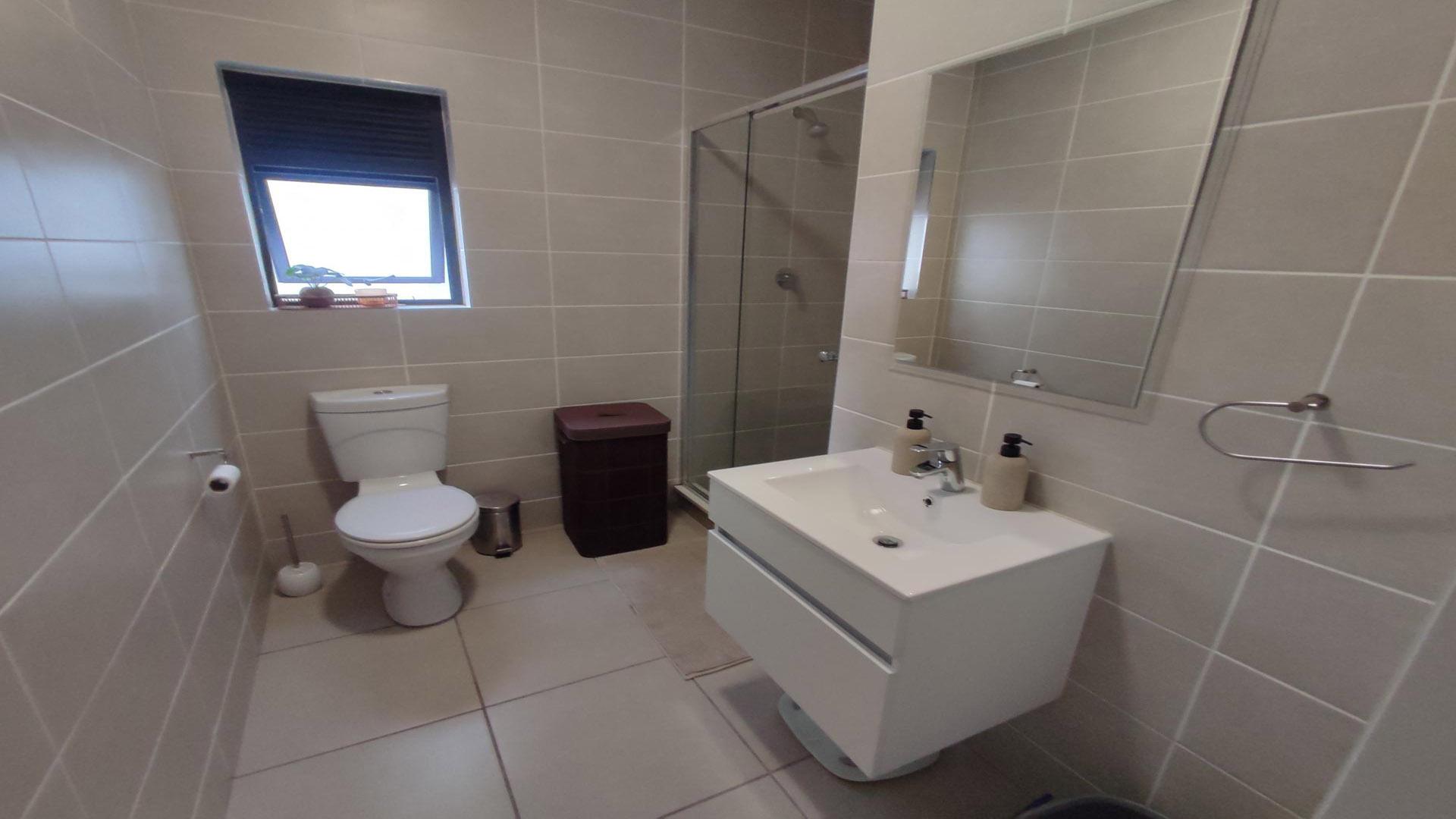 Bathroom 1 - 9 square meters of property in Linbro Park A.H.