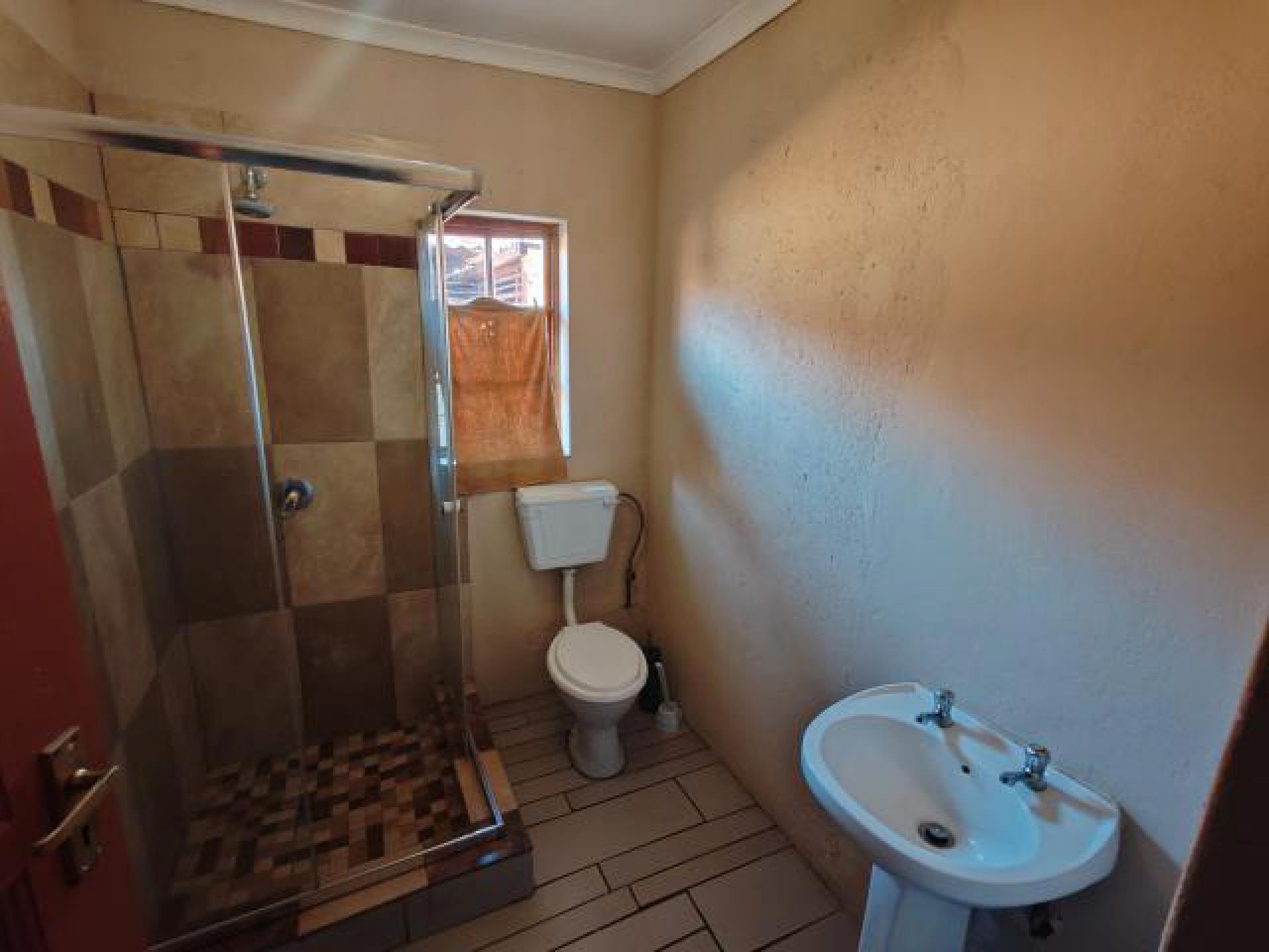 Bathroom 2 of property in Atteridgeville