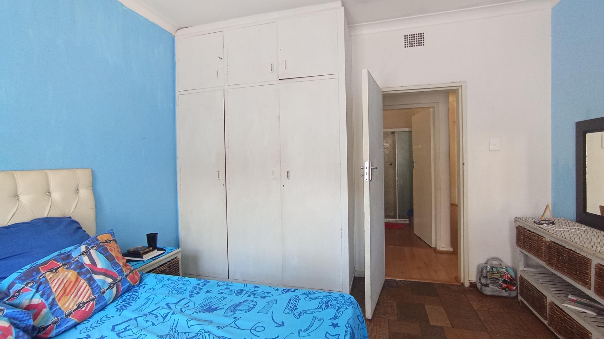 Bed Room 1 - 14 square meters of property in Meyerspark