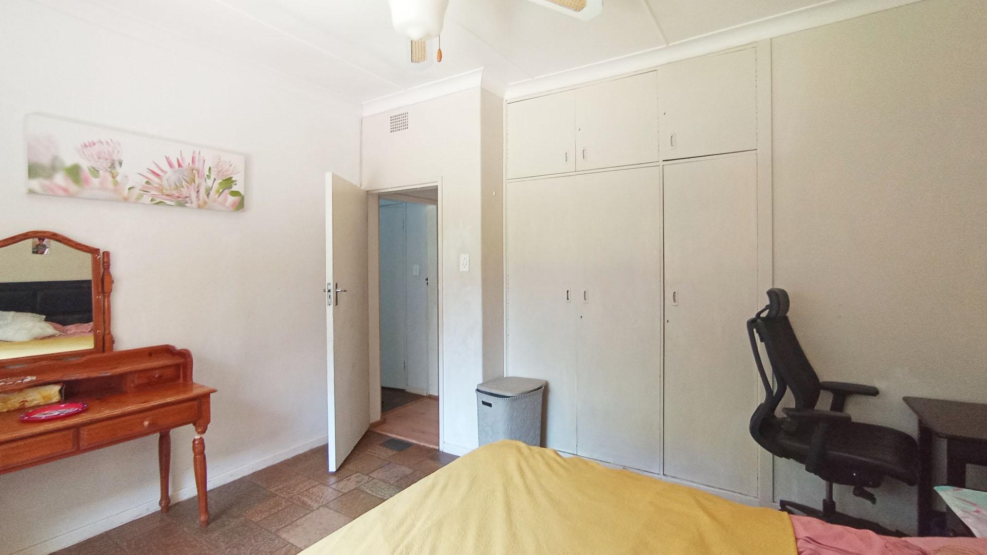 Bed Room 3 - 18 square meters of property in Meyerspark