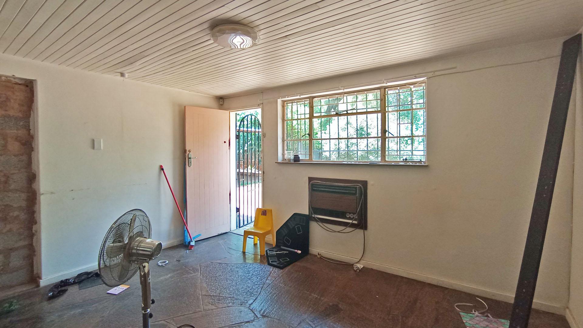 Flatlet - 74 square meters of property in Meyerspark