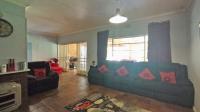 Lounges - 22 square meters of property in Meyerspark