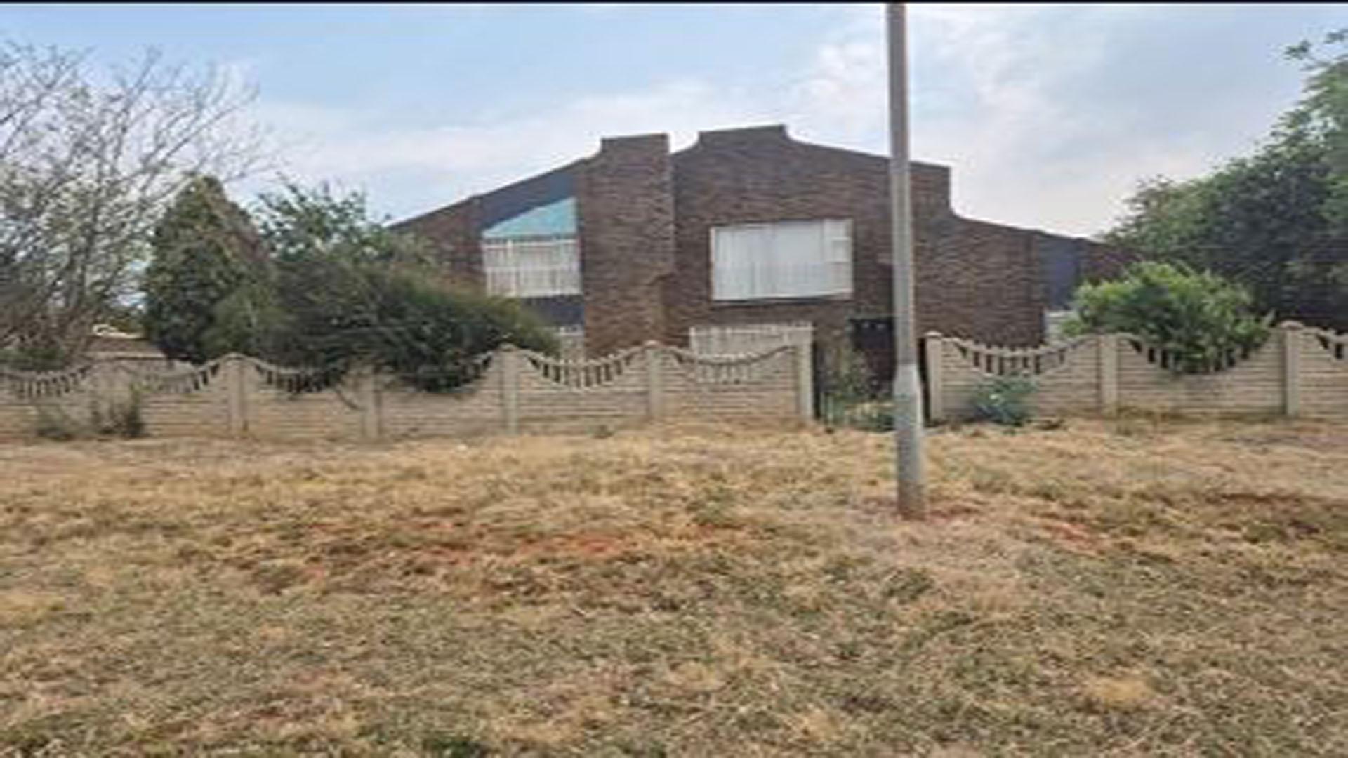 Front View of property in Welverdiend