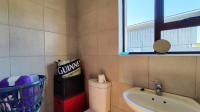 Bathroom 3+ - 4 square meters of property in Sonneveld