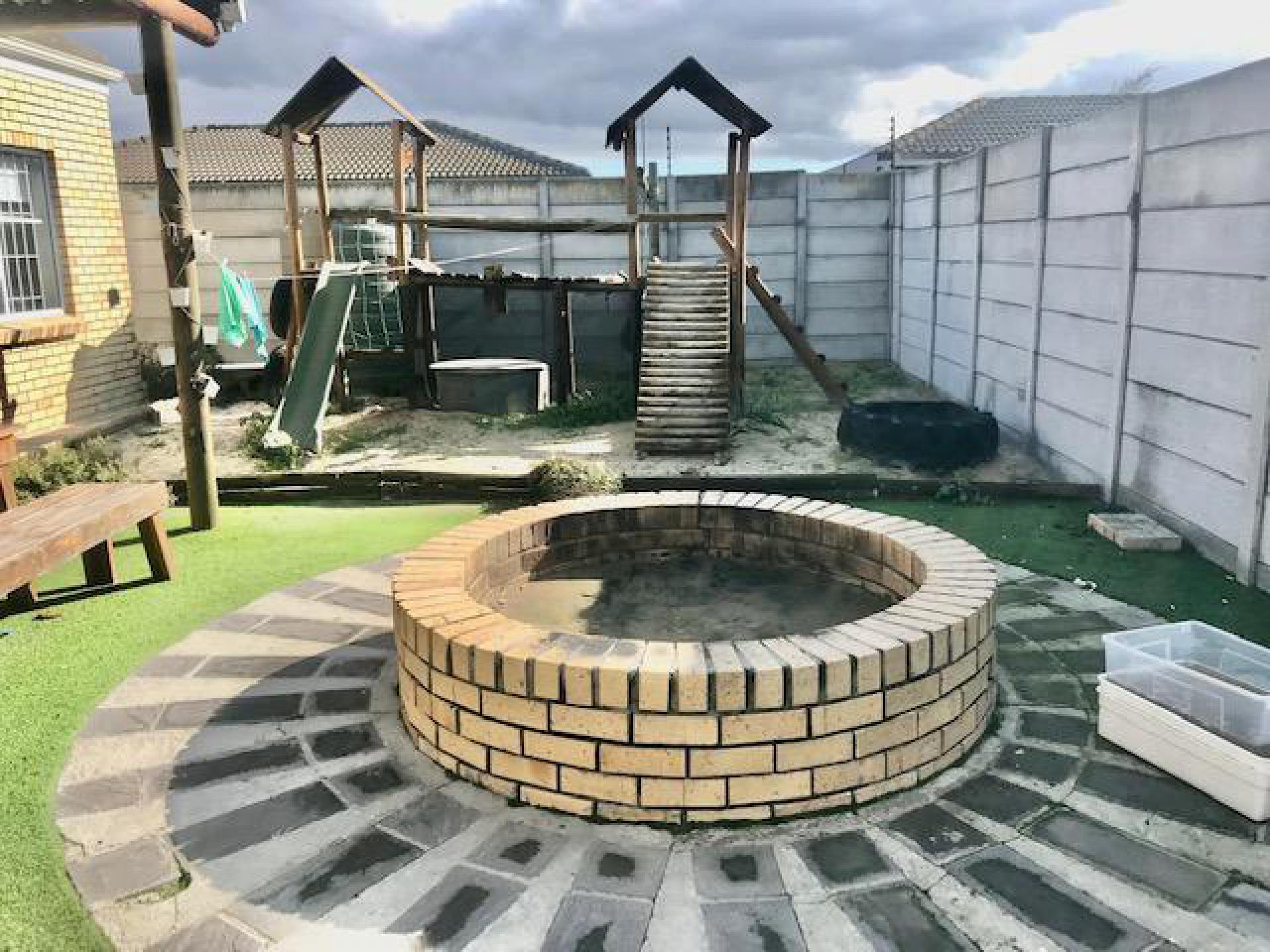 Backyard of property in Kraaifontein
