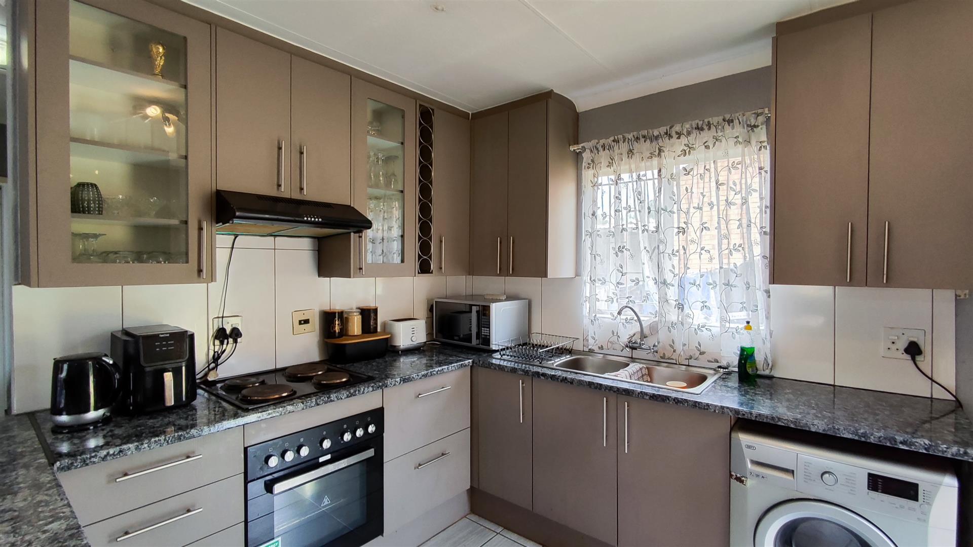 Kitchen - 12 square meters of property in Terenure