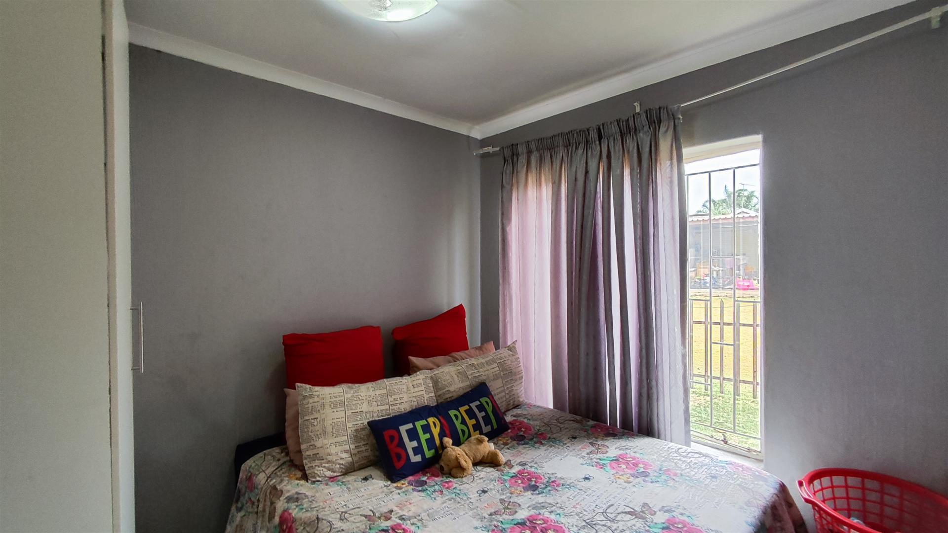Bed Room 1 - 9 square meters of property in Terenure