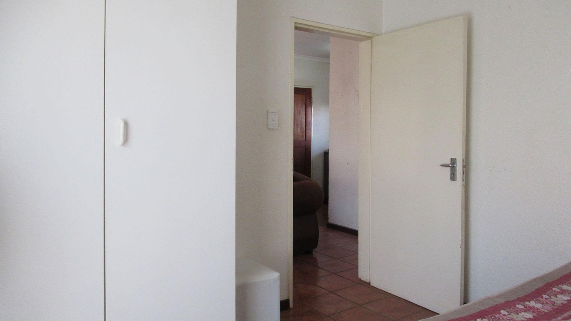 Bed Room 1 - 12 square meters of property in Orion Park