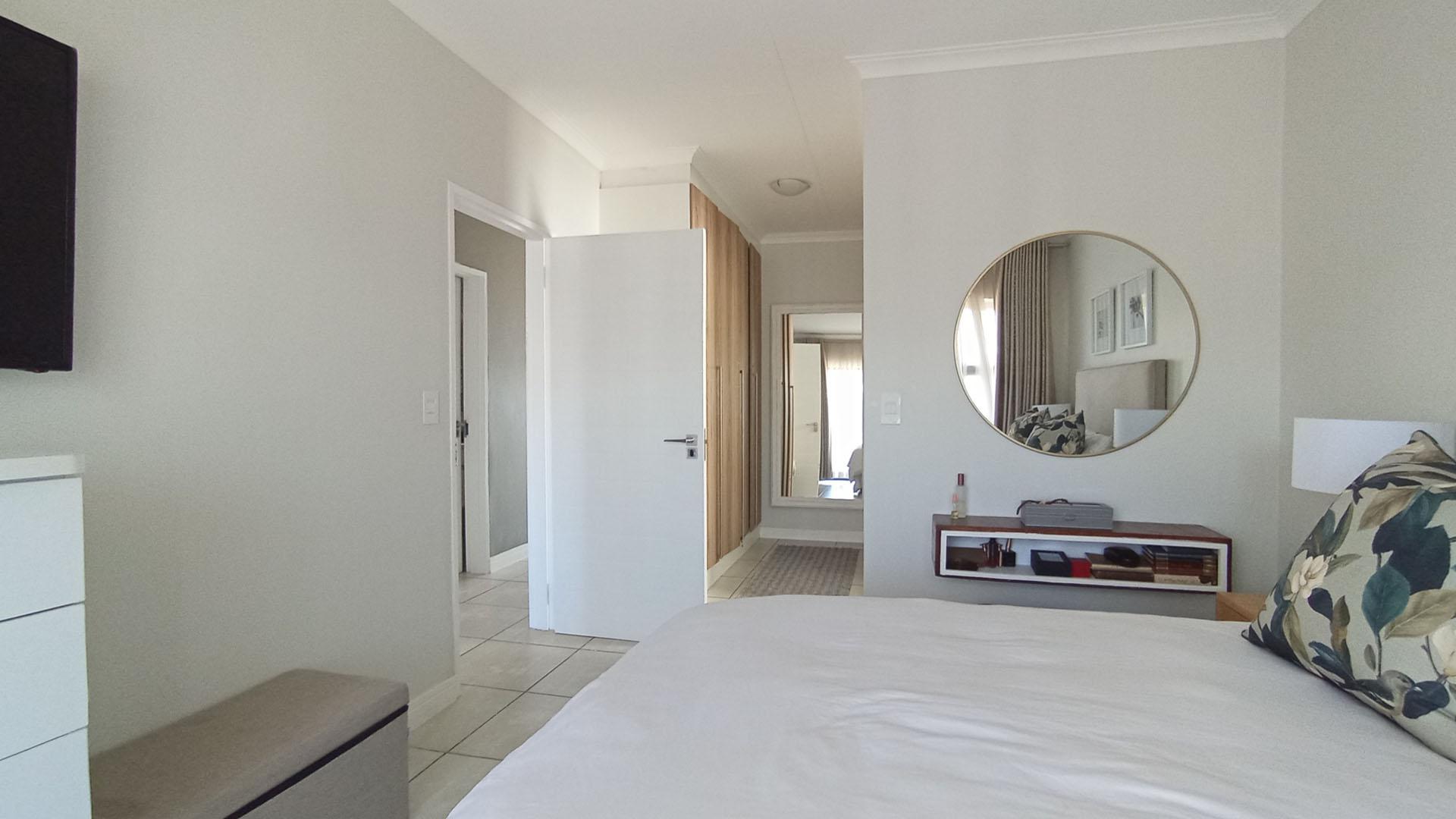 Main Bedroom - 19 square meters of property in Zwartkoppies