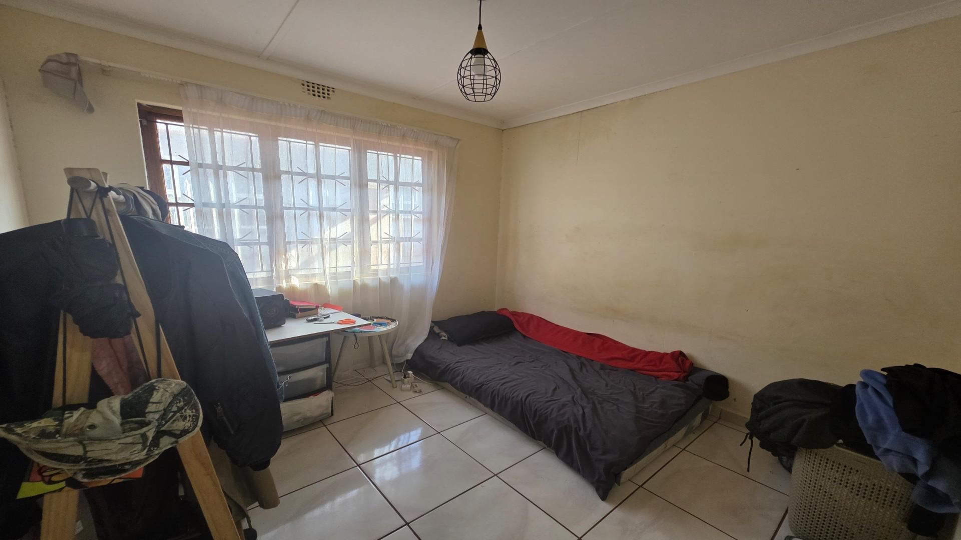 Bed Room 2 - 9 square meters of property in Empangeni