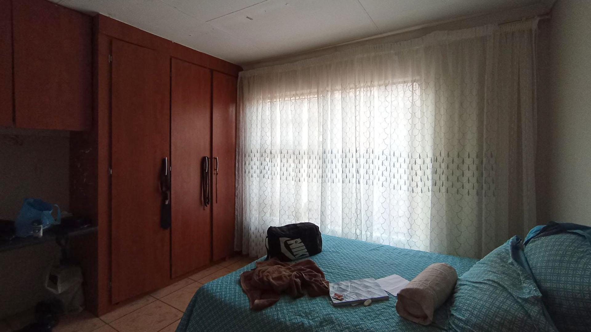 Bed Room 2 - 11 square meters of property in Winterveld
