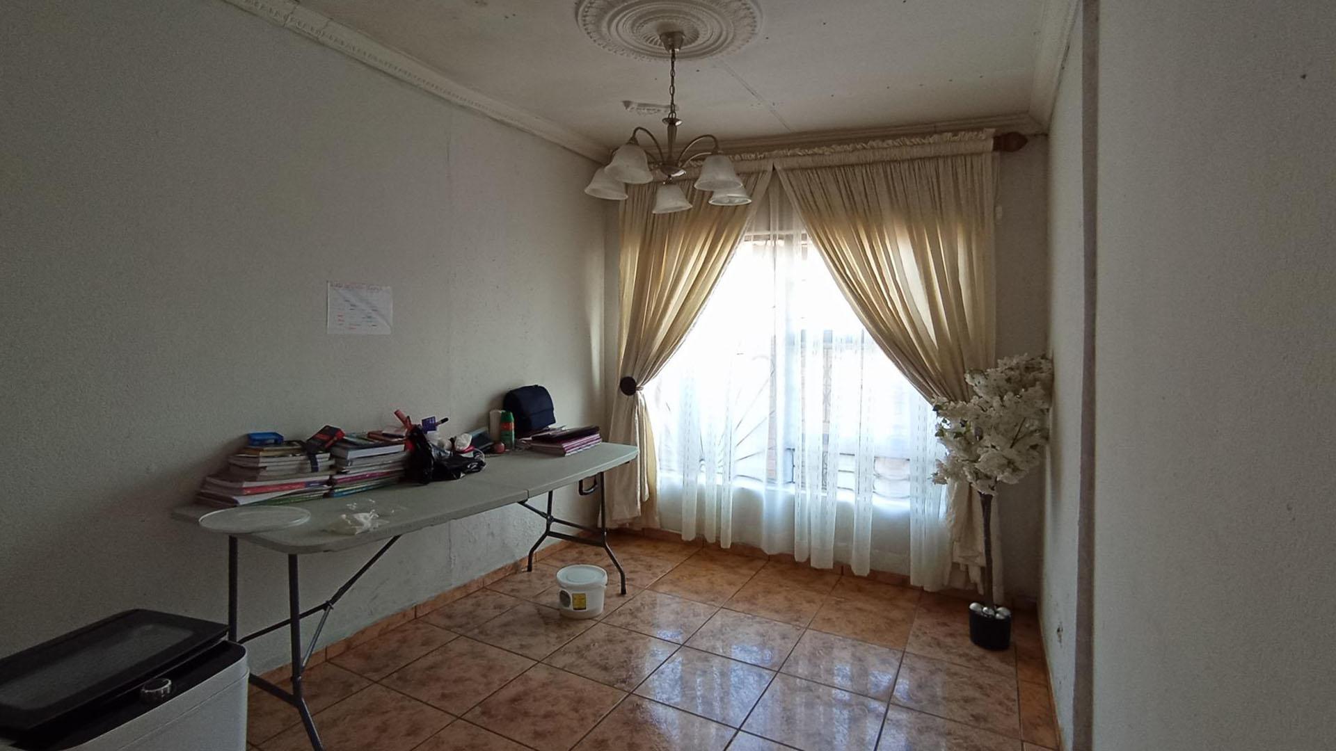 Dining Room - 10 square meters of property in Winterveld