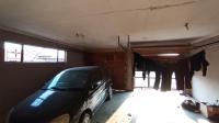 Garage - 37 square meters of property in Winterveld