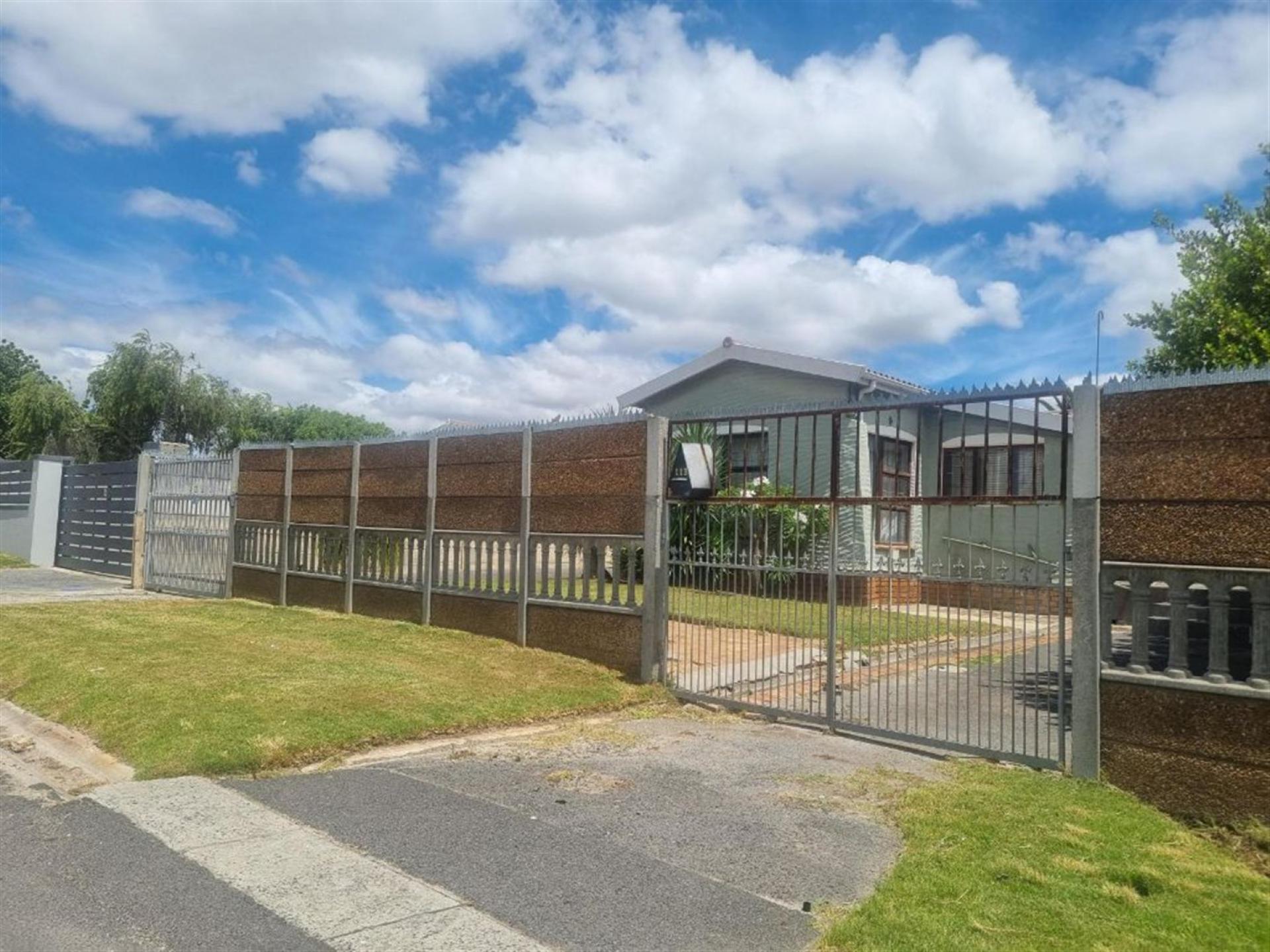 Front View of property in Windsor Park - CPT