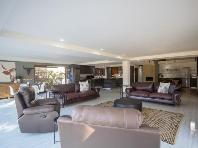 6 Bedroom House for Sale For Sale in Hartbeespoort - MR644431