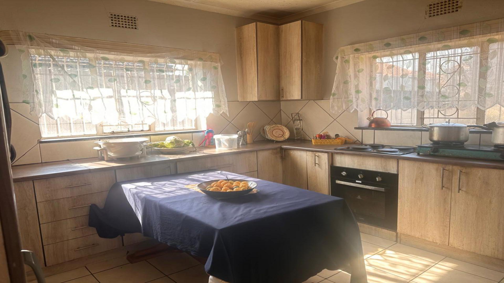 Kitchen of property in Florentia