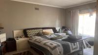 Bed Room 1 of property in Florentia