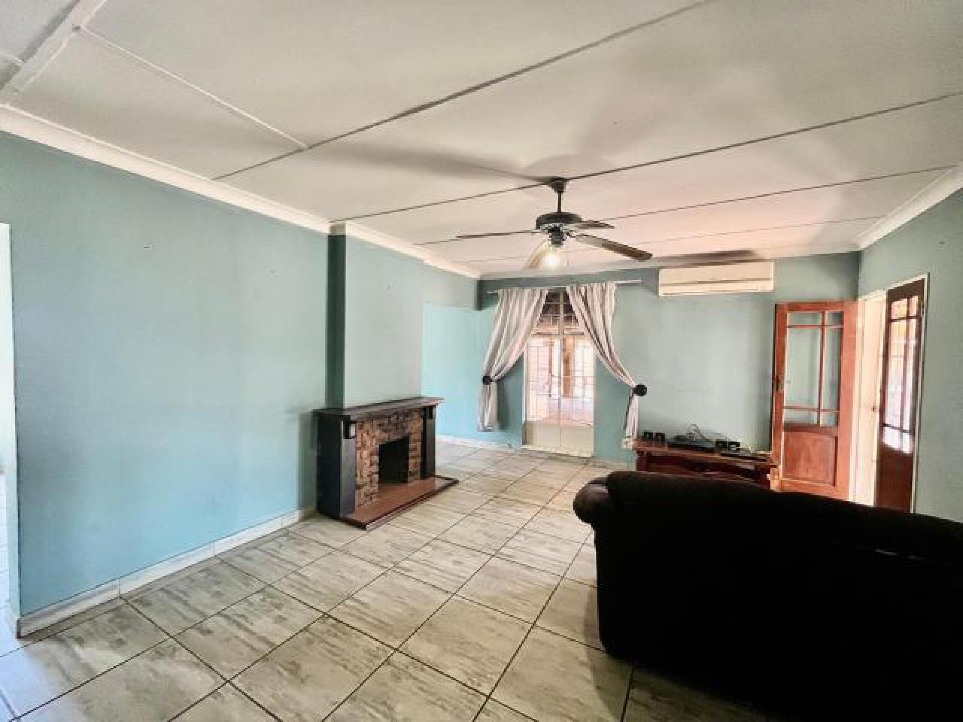 Lounges of property in Modimolle (Nylstroom)