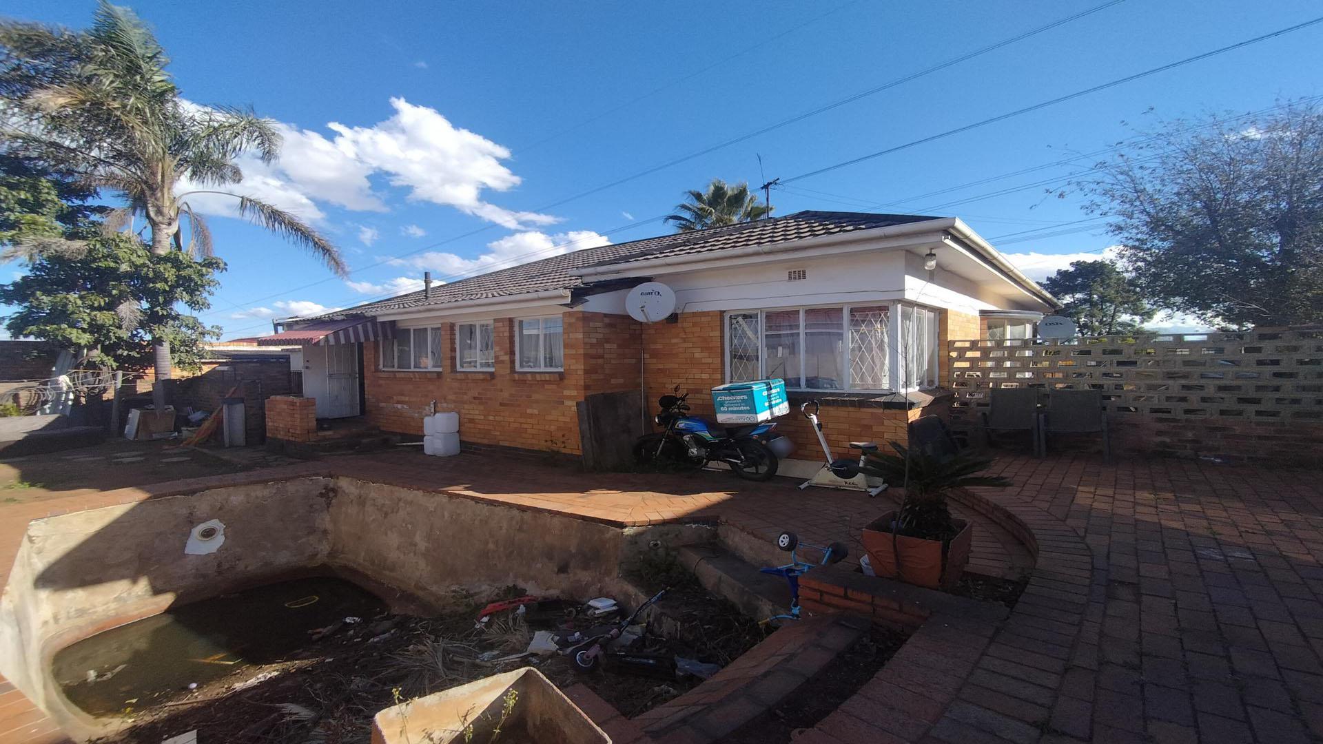 Backyard of property in Primrose Hill