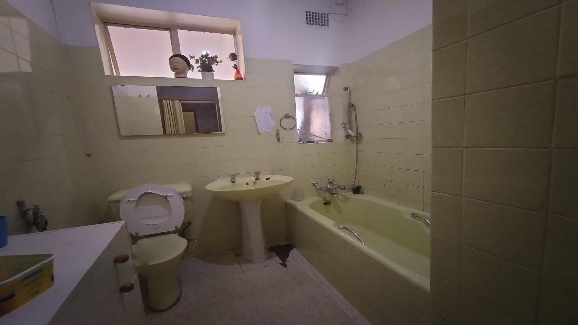 Bathroom 1 - 10 square meters of property in Primrose Hill