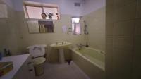 Bathroom 1 of property in Primrose Hill