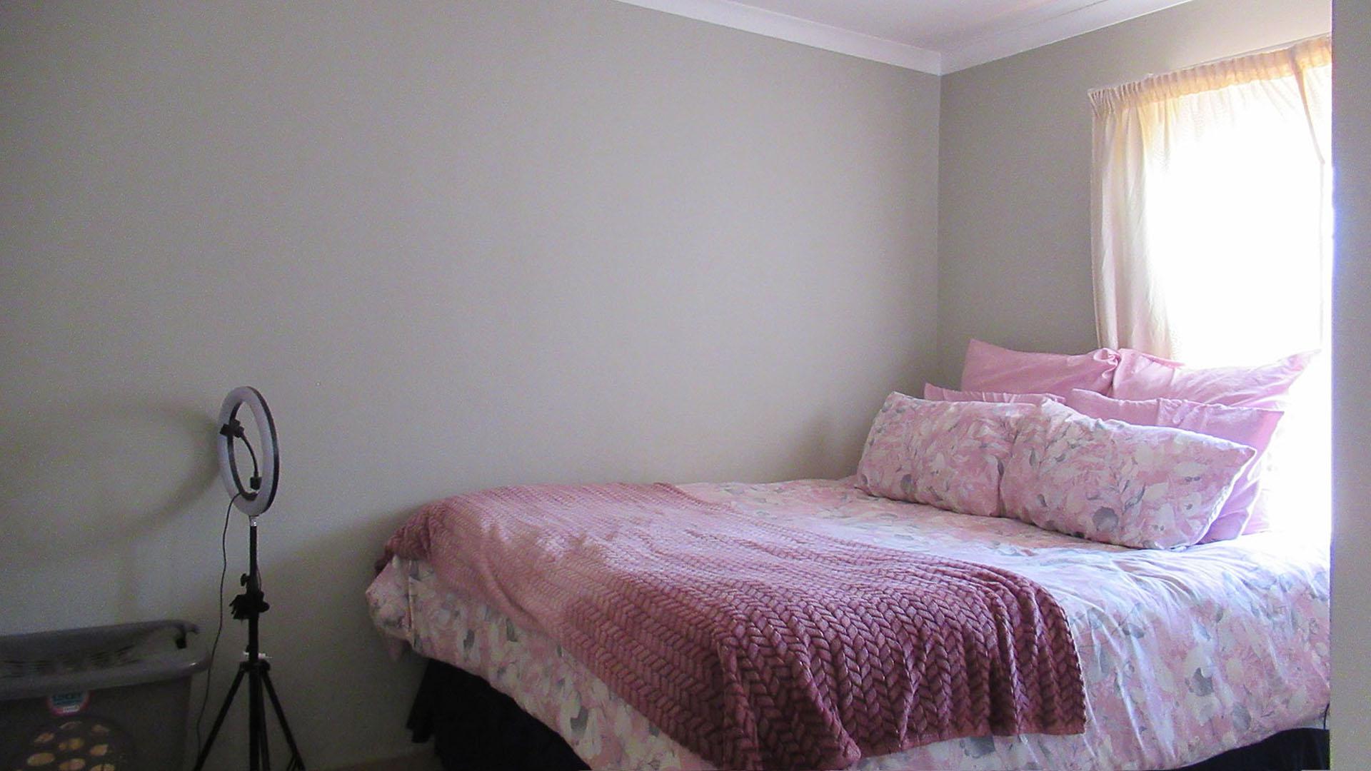 Main Bedroom - 11 square meters of property in Protea Glen