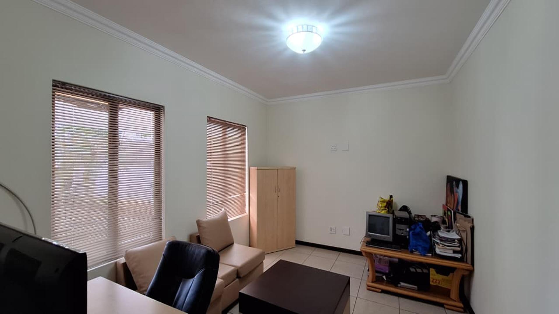 Study - 18 square meters of property in Parkhaven