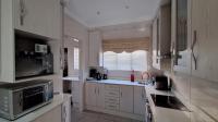 Kitchen - 13 square meters of property in Parkhaven