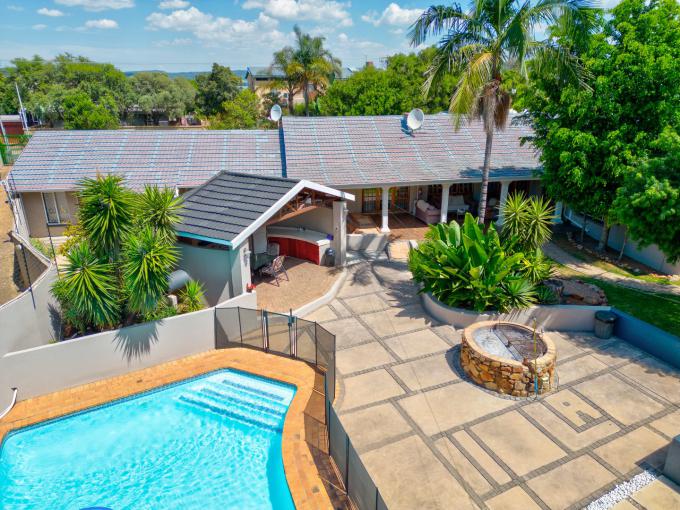 10 Bedroom Guest House for Sale For Sale in Silverton - MR644621