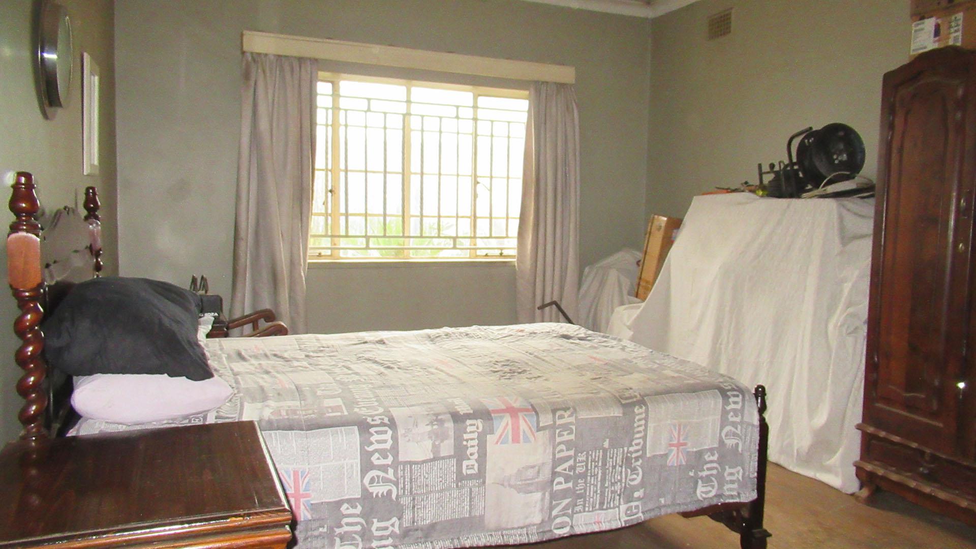 Bed Room 1 - 16 square meters of property in Elsburg