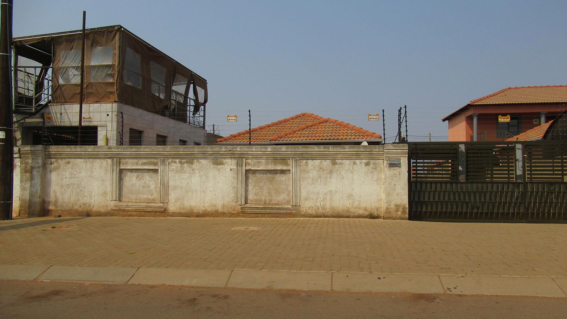 Front View of property in Protea Glen