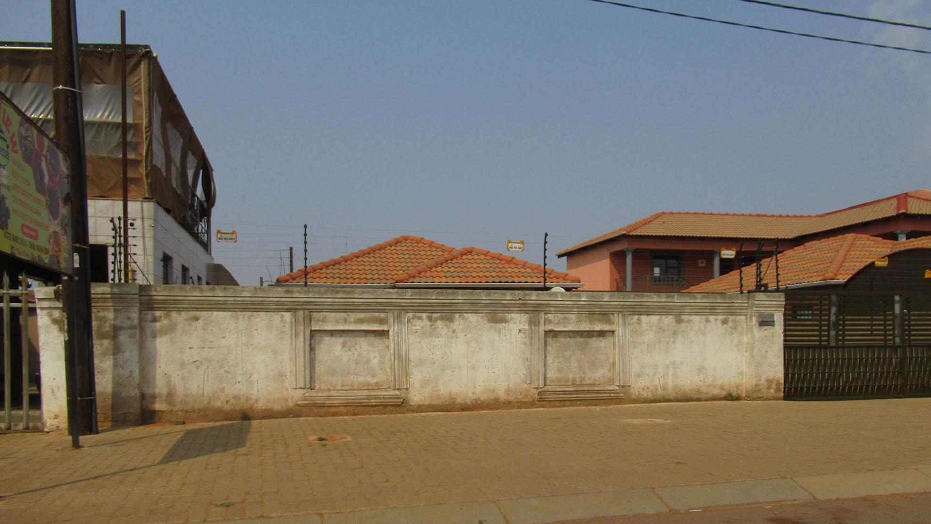 Front View of property in Protea Glen
