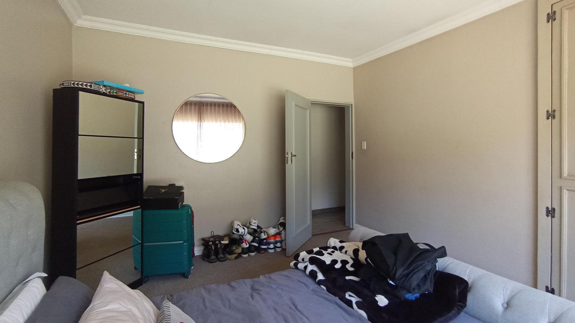 Bed Room 1 - 21 square meters of property in Pumulani AH